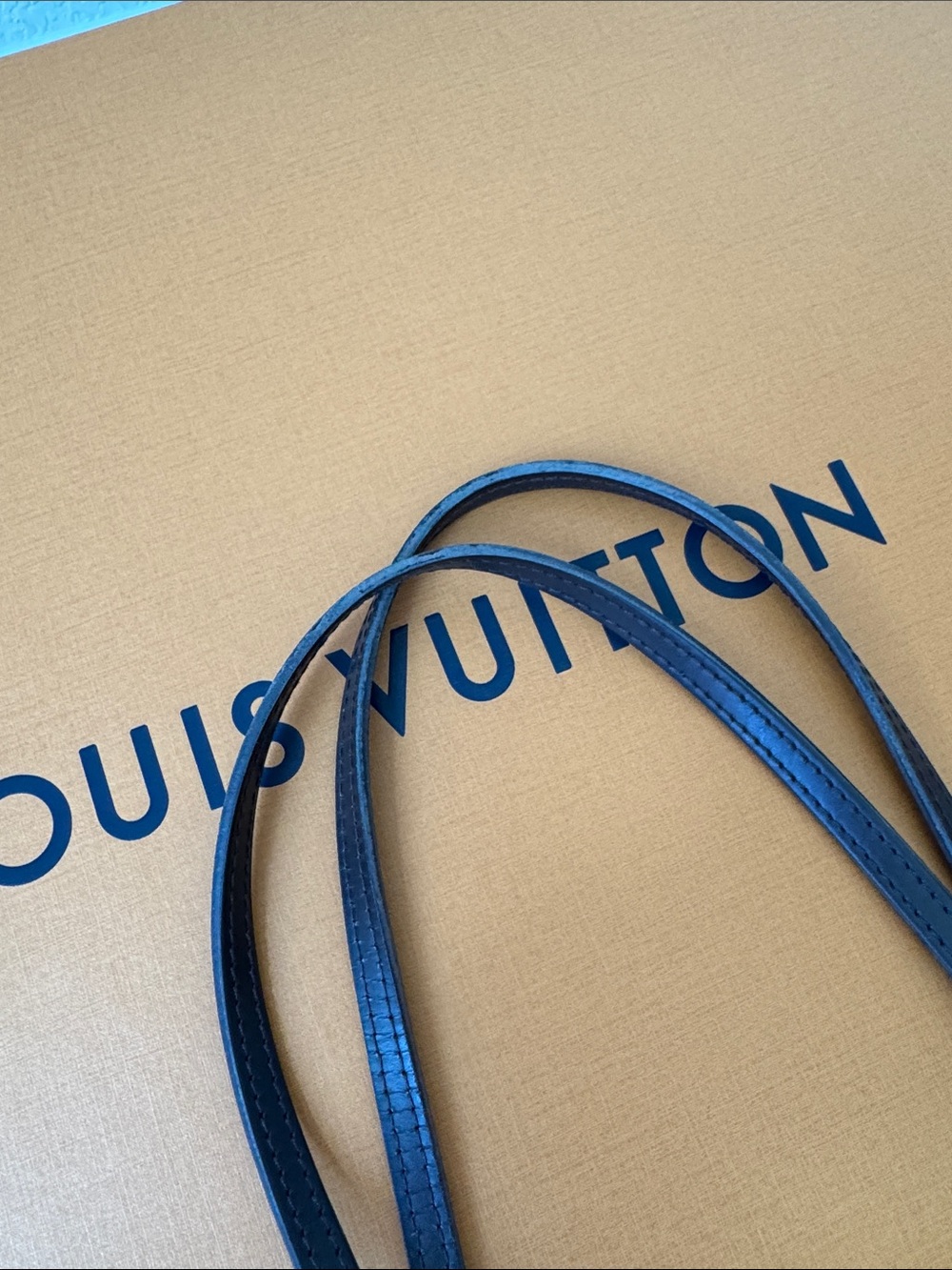 Authentic Louis Vuitton Neverfull MM - Picture 8 of 17